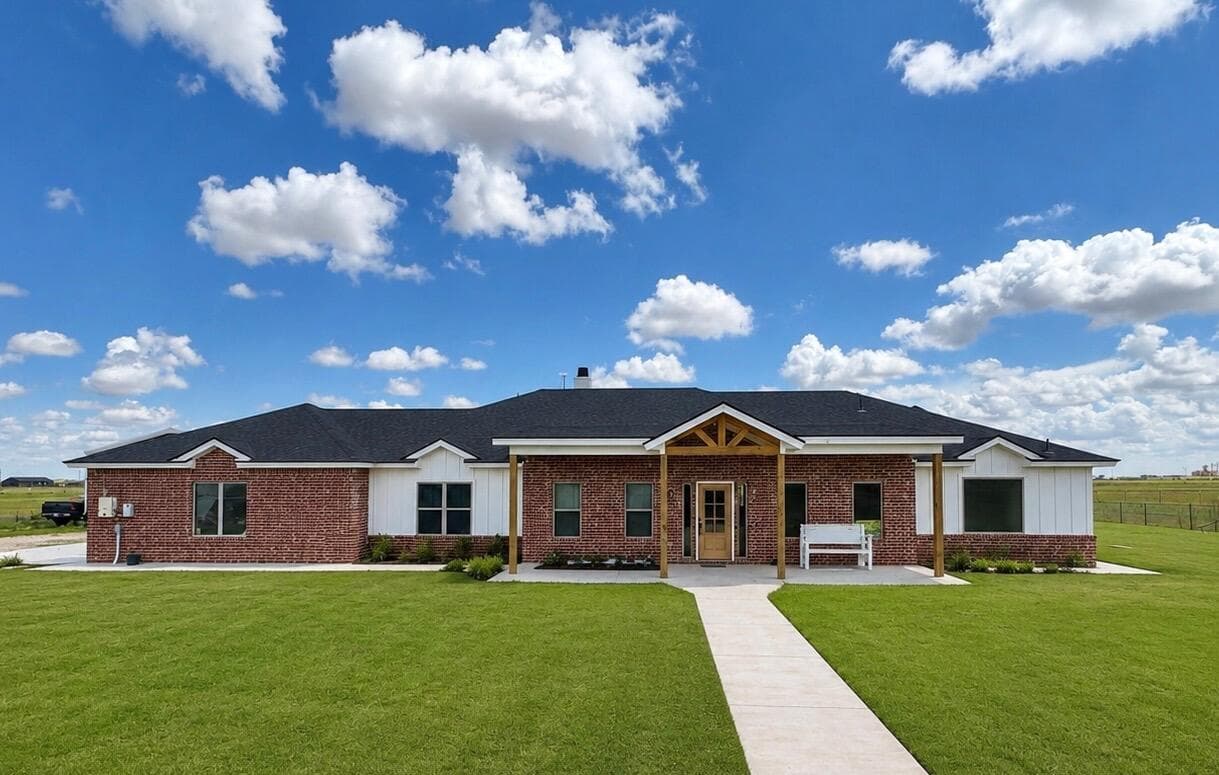 Single Family Residence at 7106 E FM 1729 Road