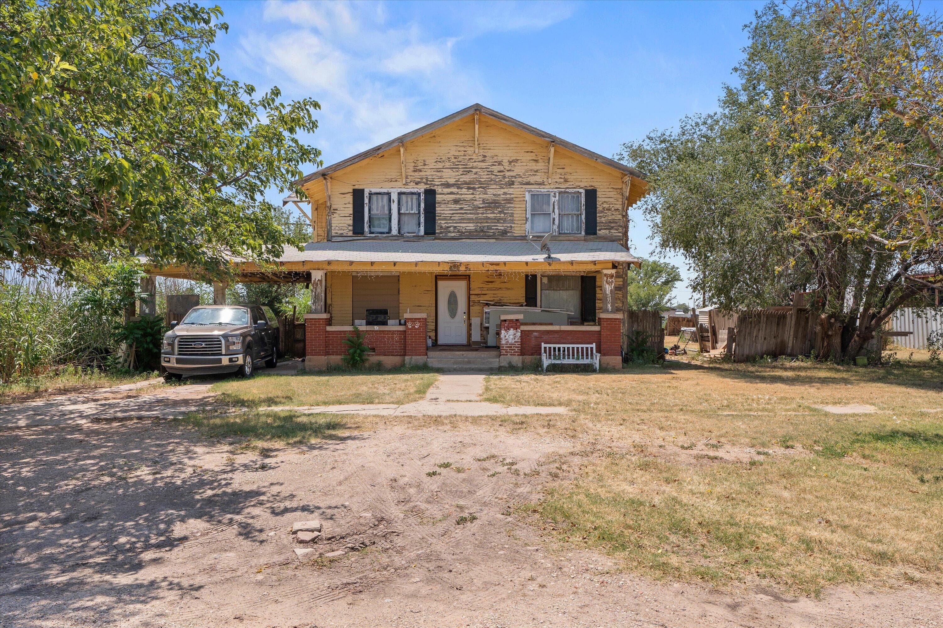 Single Family Residence at 335 N 6th Street