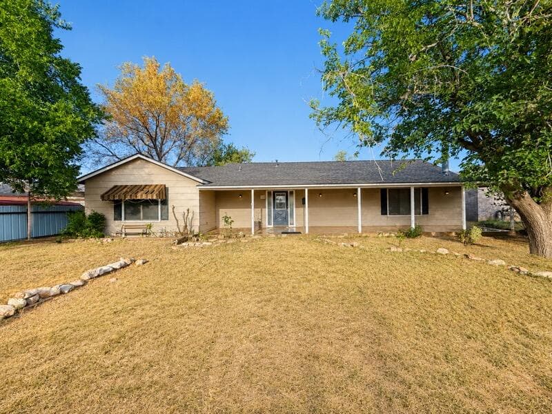 Single Family Residence at 114 N Avenue O