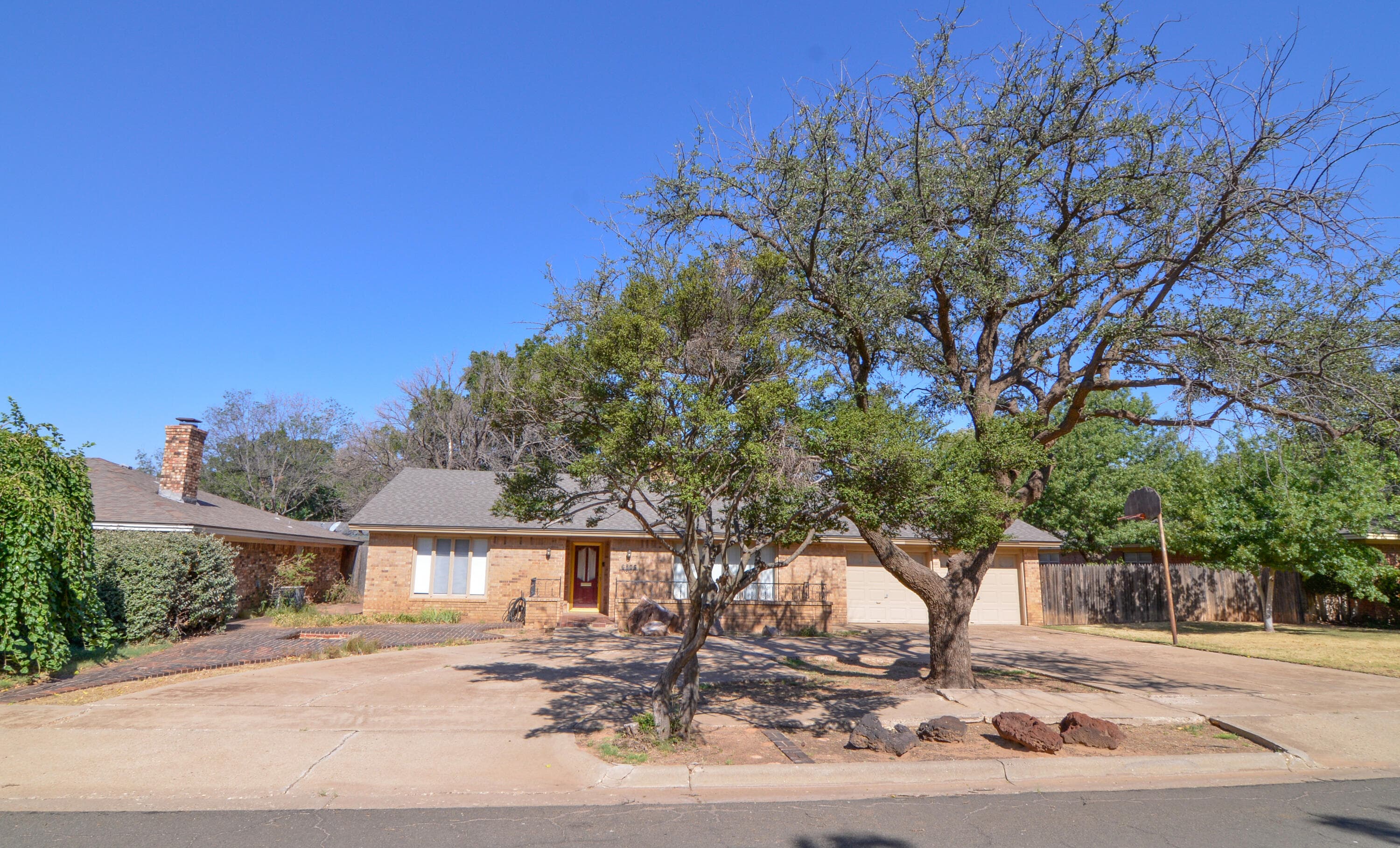 Single Family Residence at 6806 Nashville Avenue
