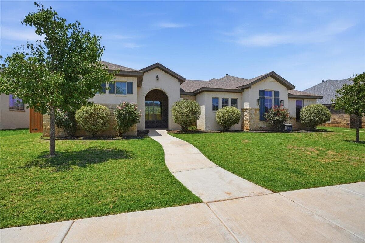 Single Family Residence at 704 N 8th Street