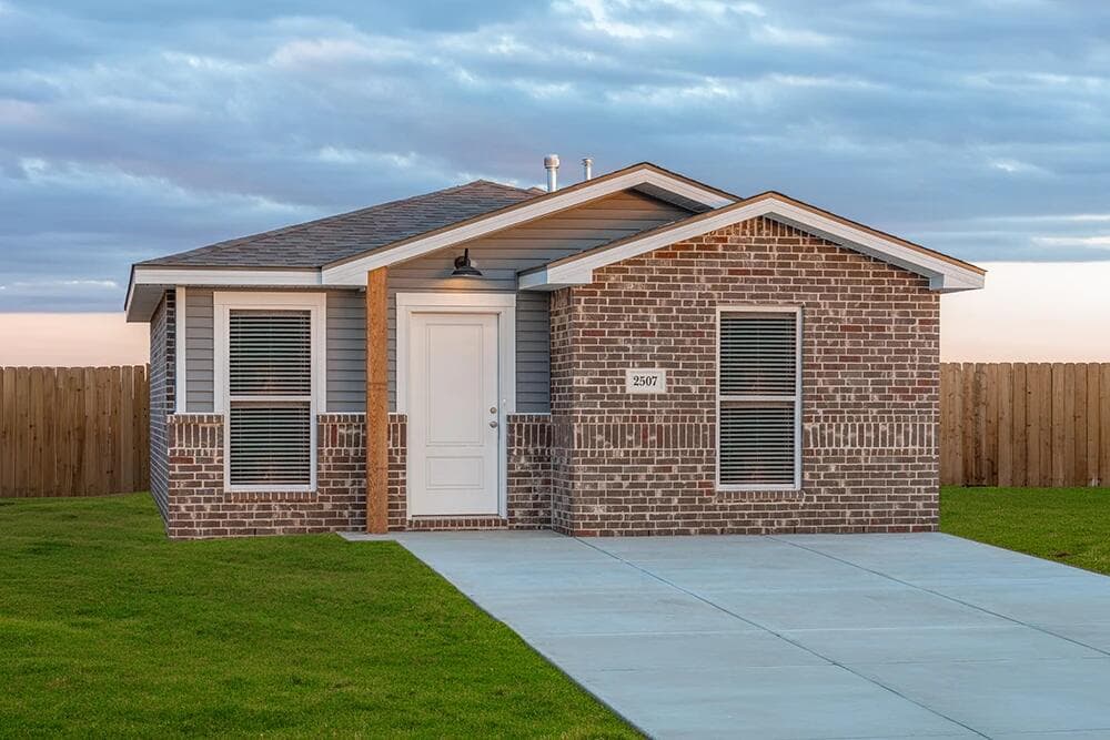 Single Family Residence at 2009 Tractor Avenue