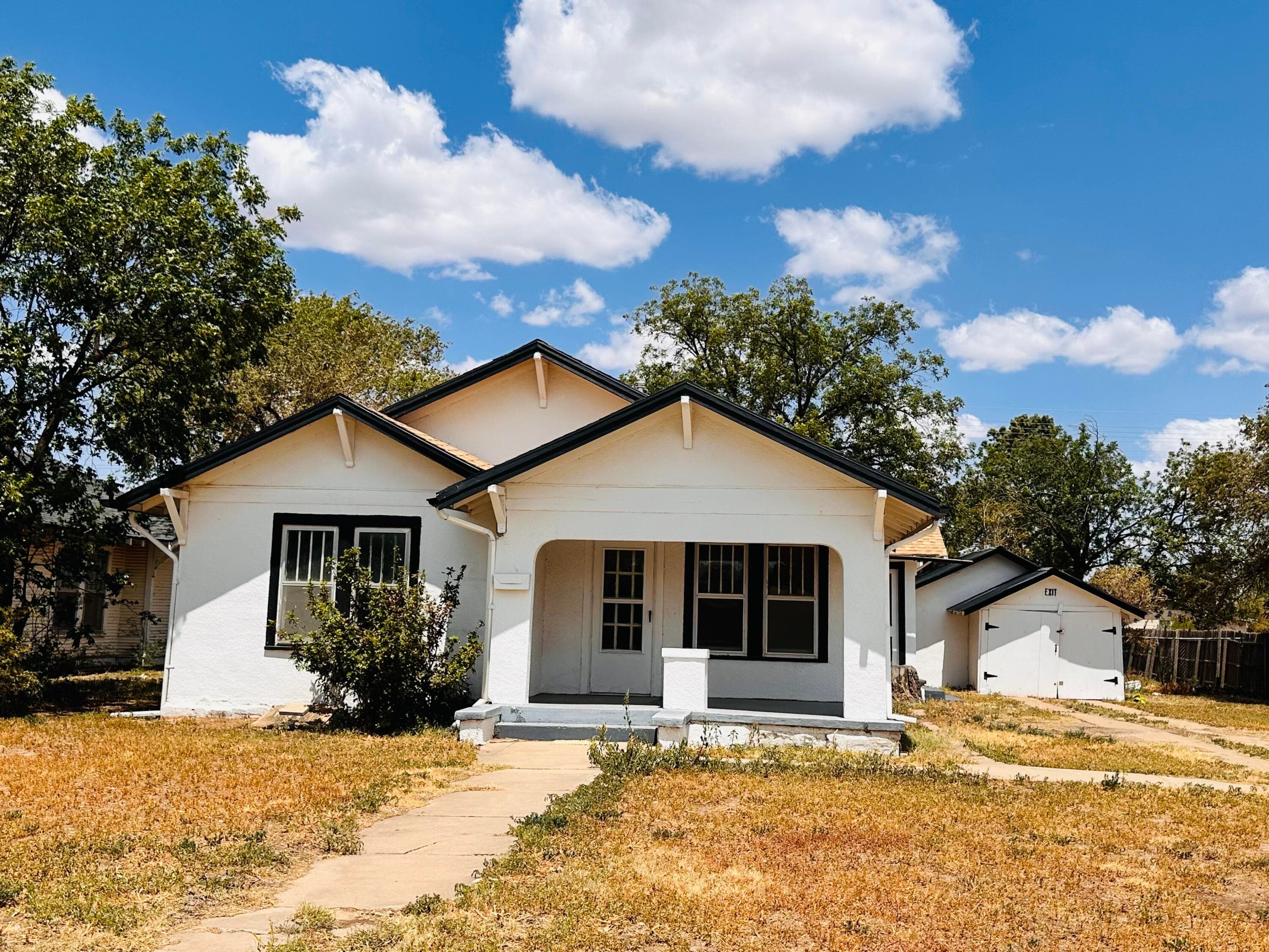 Single Family Residence at 516 W Virginia Street