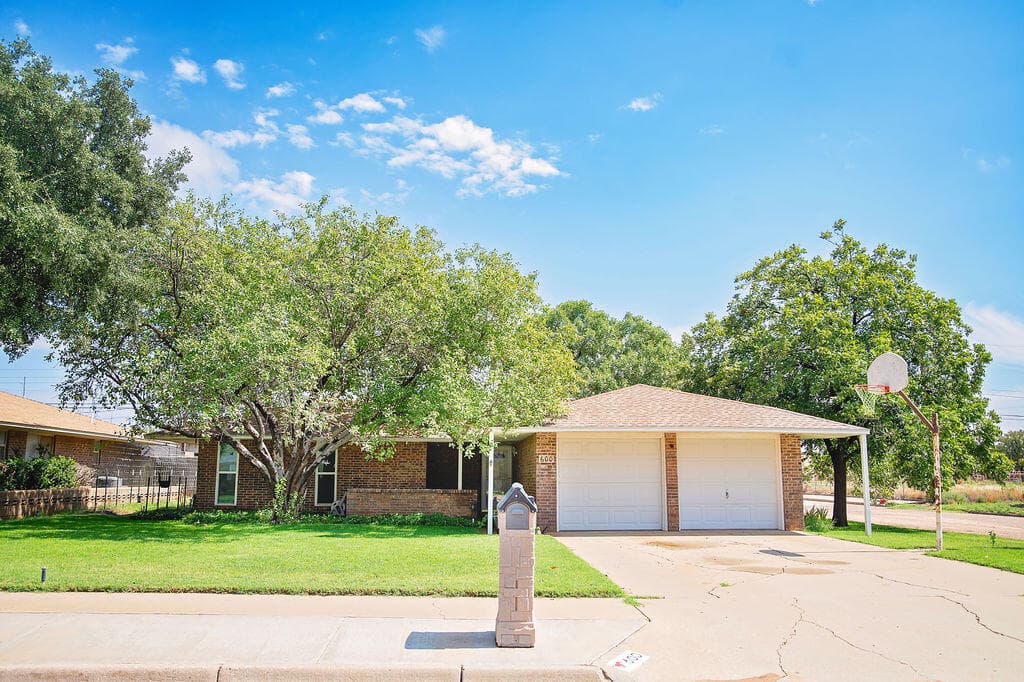 Single Family Residence at 600 N Adams Avenue