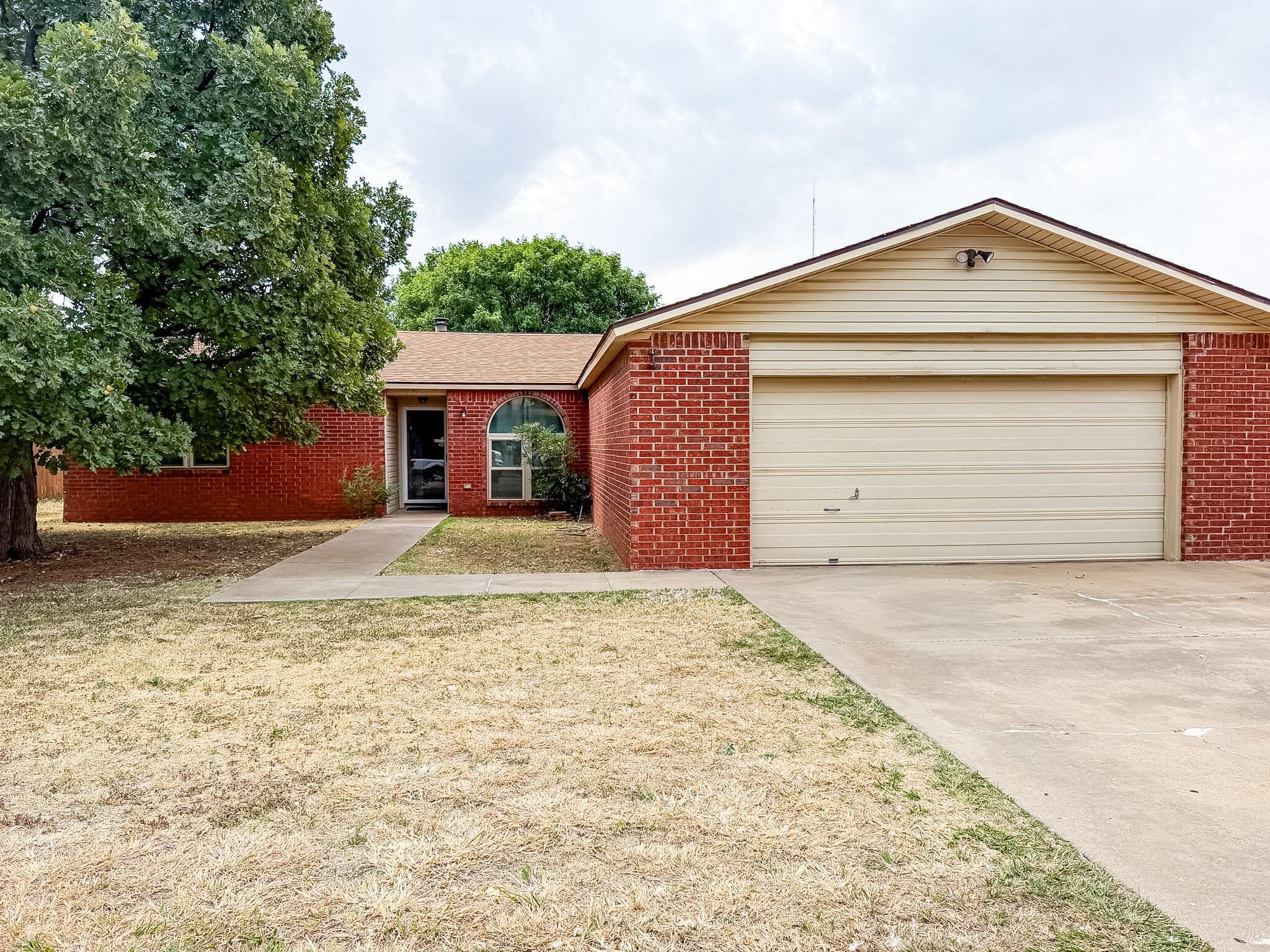 Single Family Residence at 2409 92nd Street