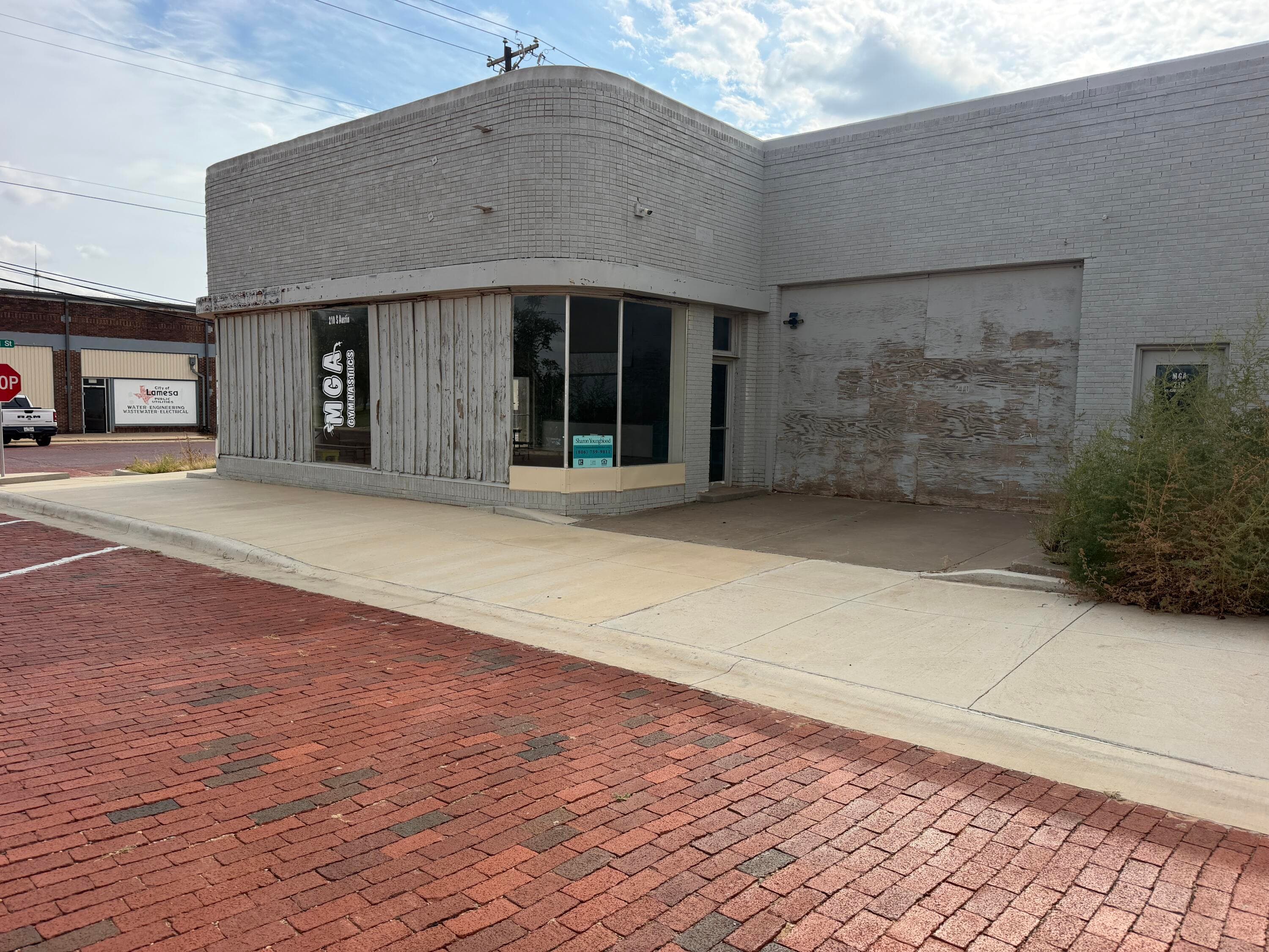 Mixed Use at 210 S Austin Avenue
