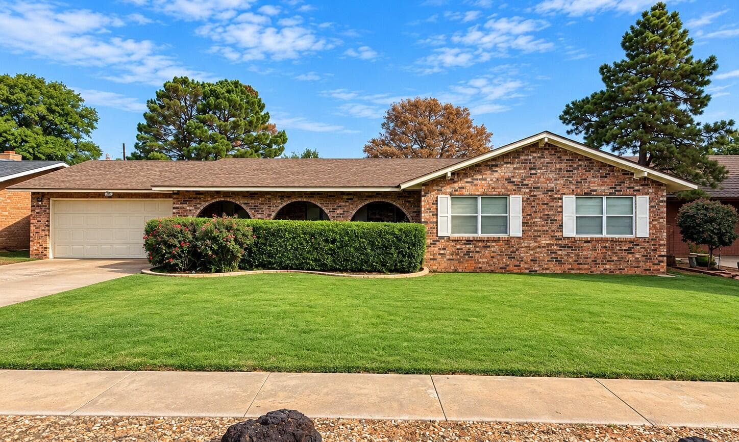 Single Family Residence at 603 E Garfield Avenue