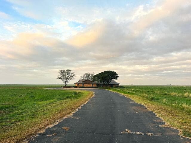 Single Family Residence at 17810 Farm To Market Road 179