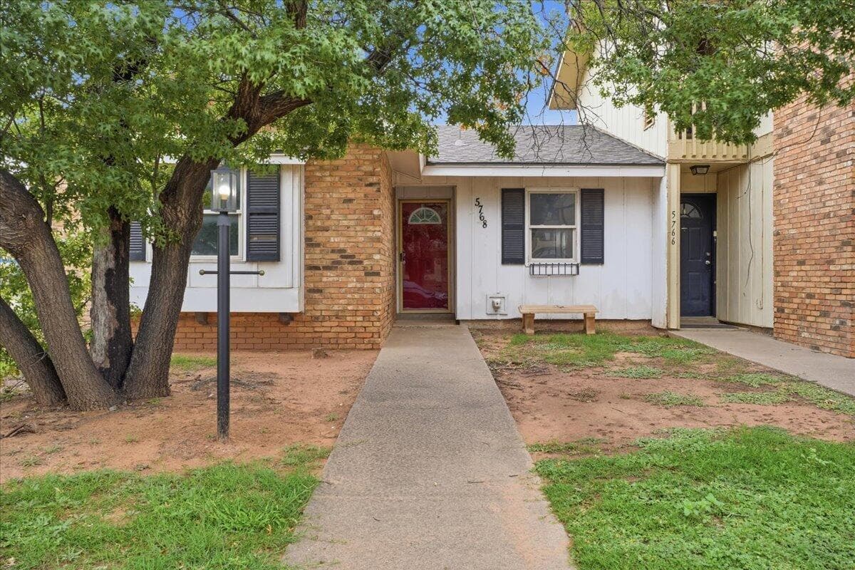 Townhouse at 5768 38th Street