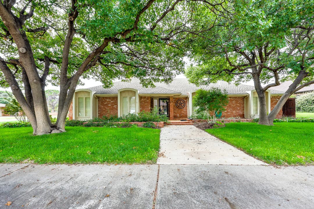 Single Family Residence at 17 Whisperwood Circle