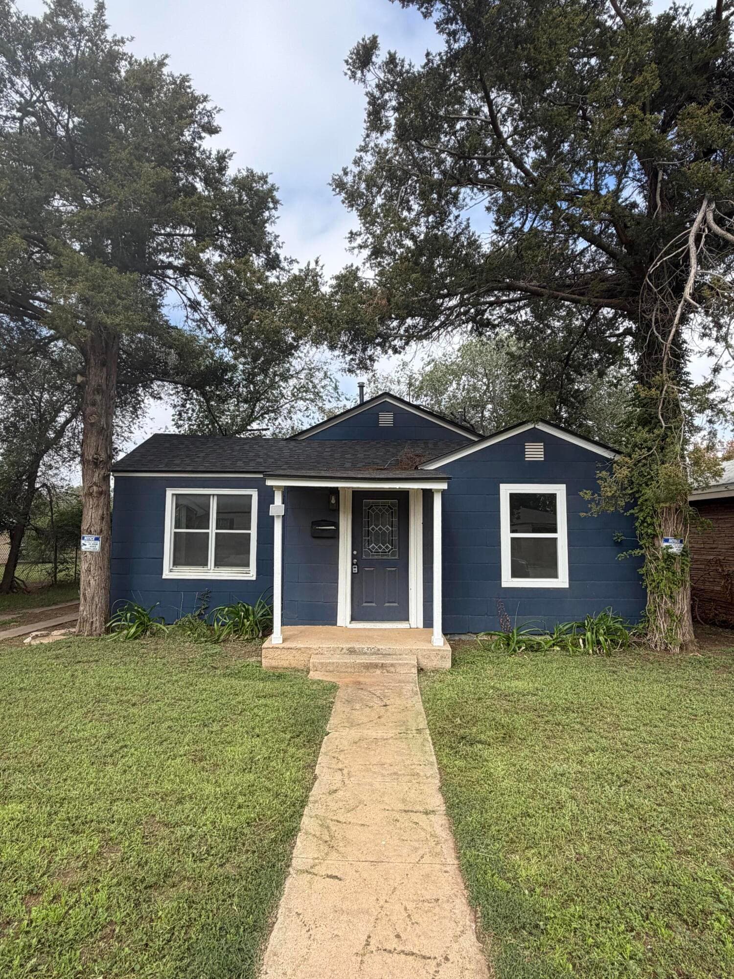 Single Family Residence at 2004 31st Street